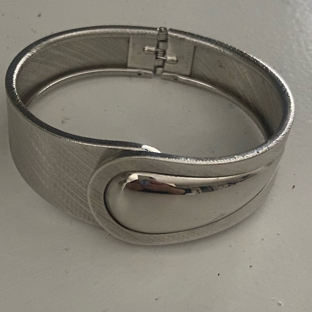 Sarah Coventry Silver Tone Hinged Cuff Bracelet
